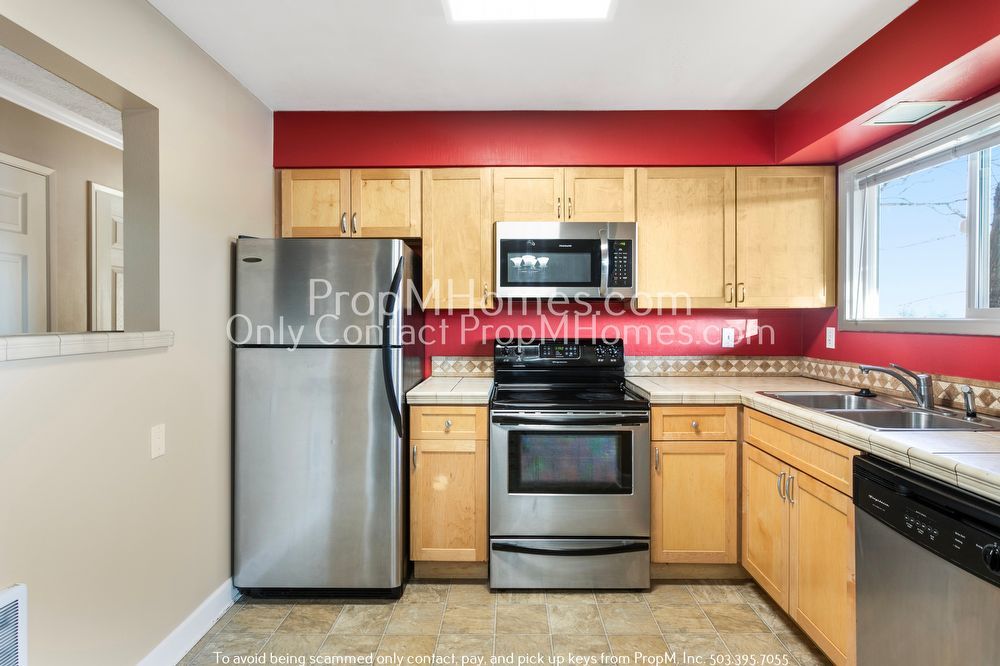 SW Portland Two Bedroom Condo In The Heart Of Burlingame! property image