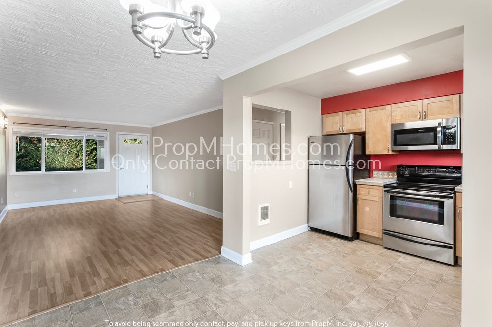 SW Portland Two Bedroom Condo In The Heart Of Burlingame! property image