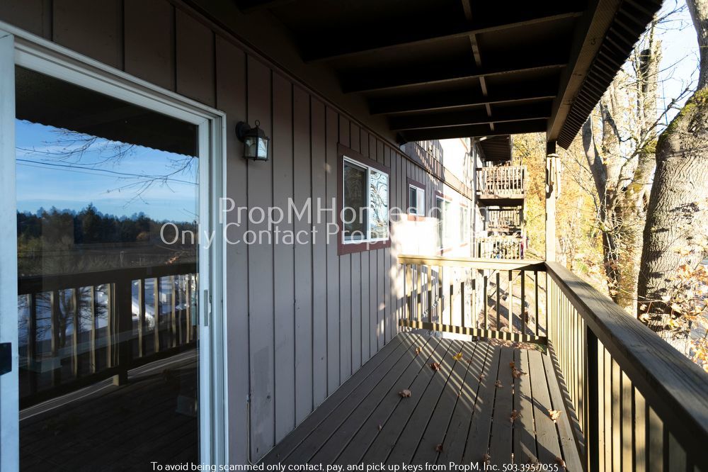 SW Portland Two Bedroom Condo In The Heart Of Burlingame! property image