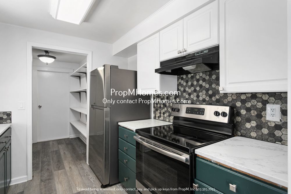 Charming Oregon City Home on 1/2 Acre - Fully Fenced Yard! property image