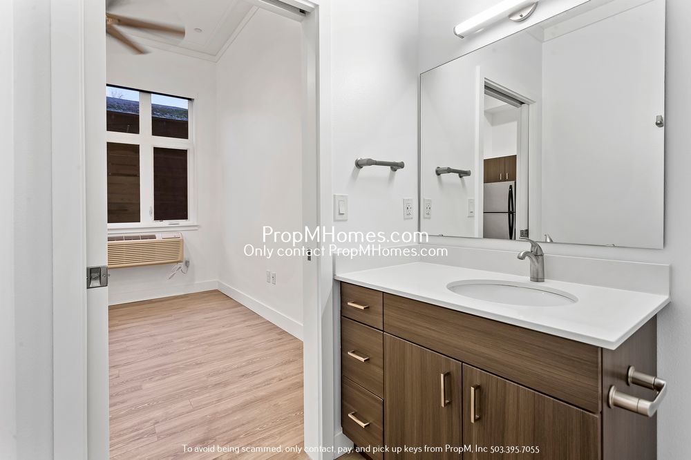 SE Portland Escape: Studio with Modern Updates property image