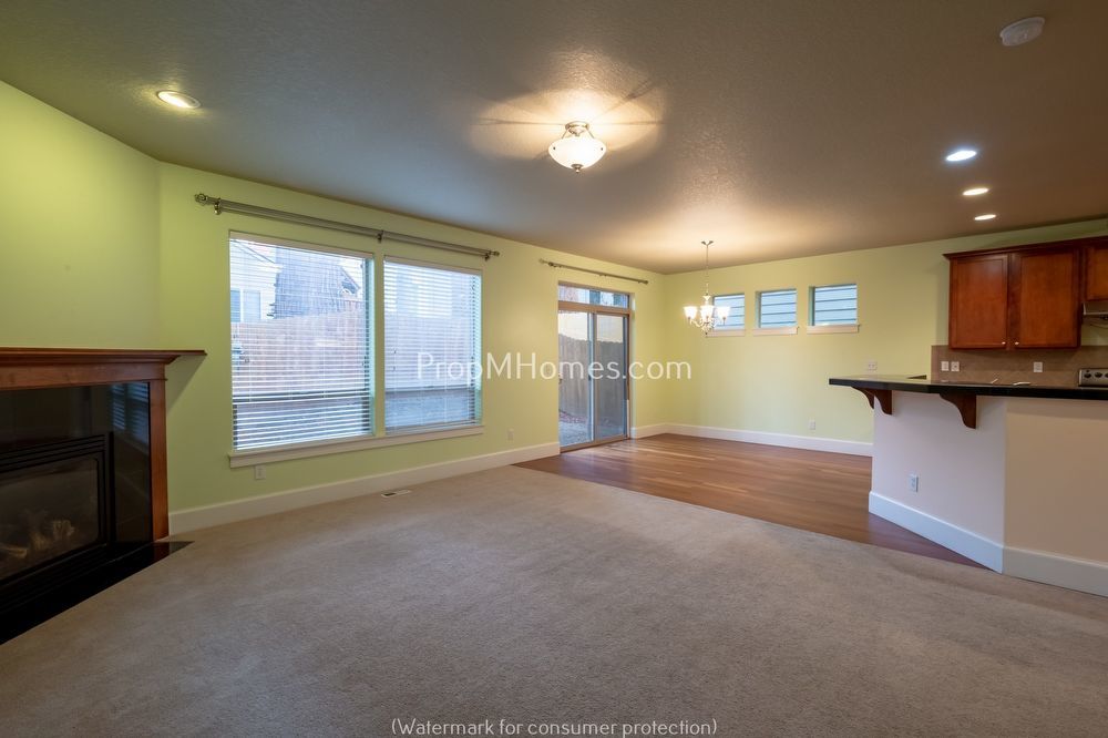 Beautiful Open Concept Three Bedroom Home In Bethany! property image