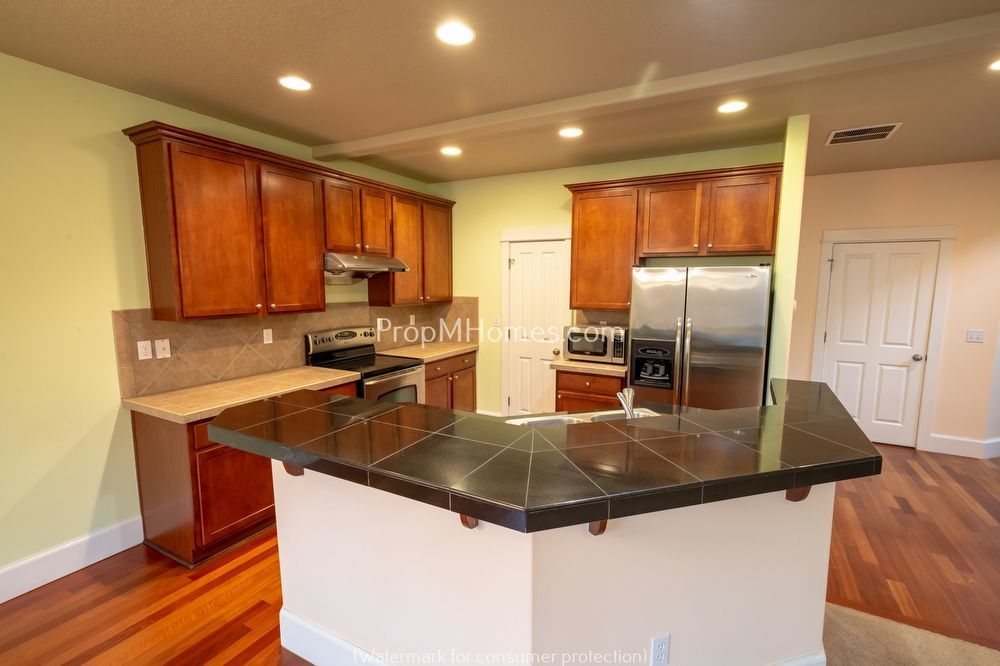 Beautiful Open Concept Three Bedroom Home In Bethany! property image